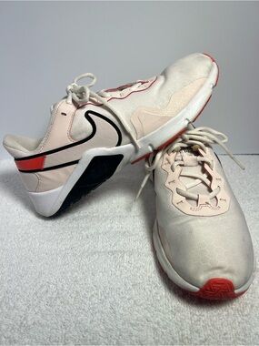 Nike Legends Essential 2 Women’s Cross- Training Shoe Size 10 Light Soft Pink